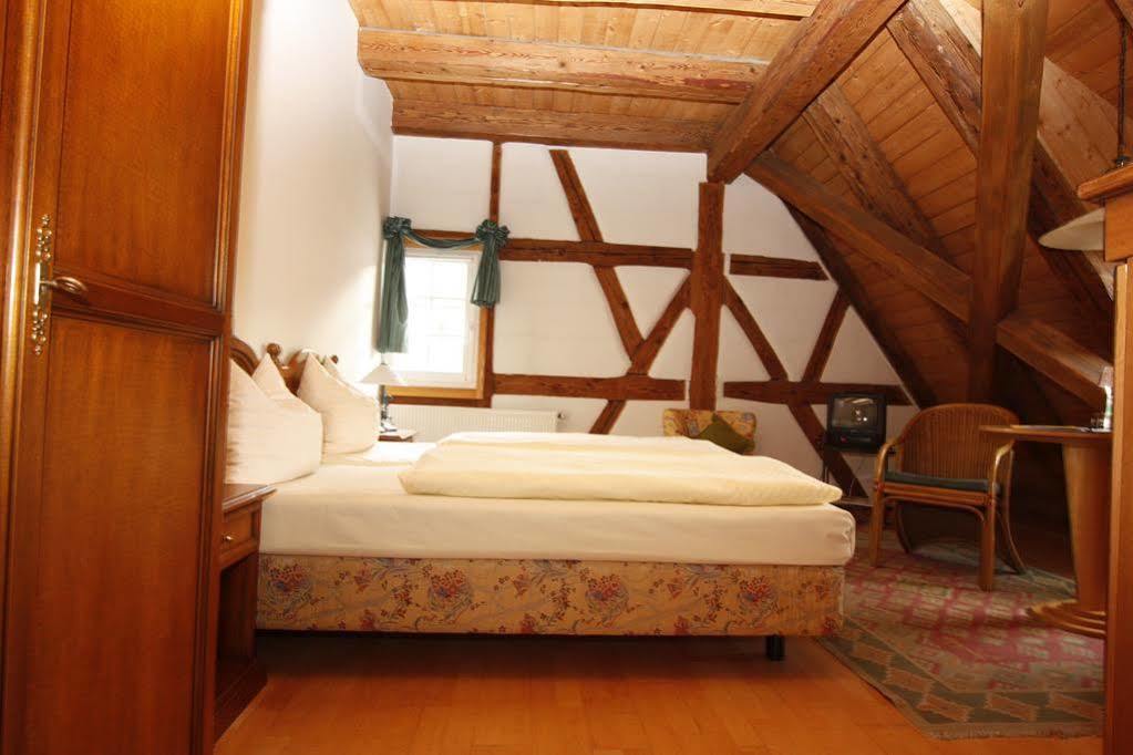 Gutshof-Hotel Waldknechtshof ไบเออร์สบรอนน์ ภายนอก รูปภาพ