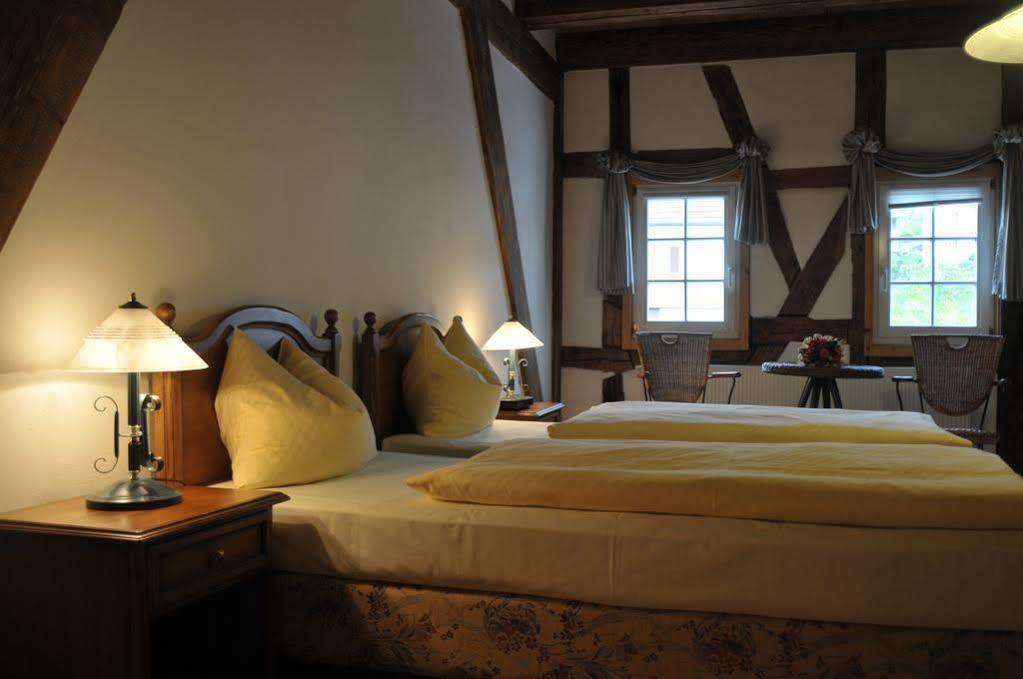 Gutshof-Hotel Waldknechtshof ไบเออร์สบรอนน์ ภายนอก รูปภาพ